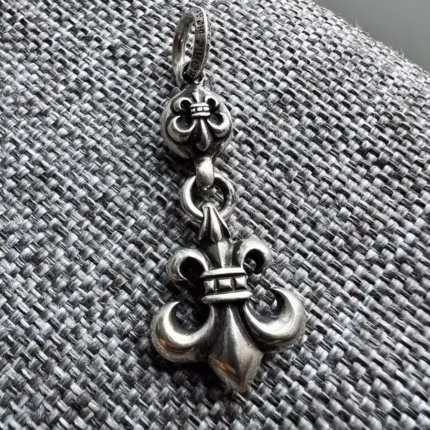 BS Fleur One Ball Charm